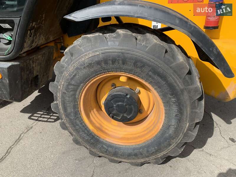 Телескопічні навантажувачі JCB 540-140 2018 в Києві