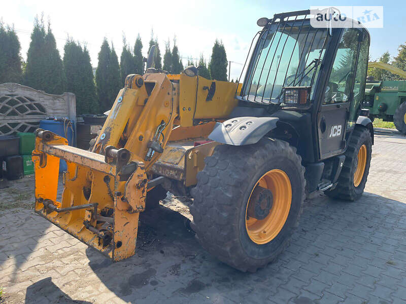 JCB 541-70 2010