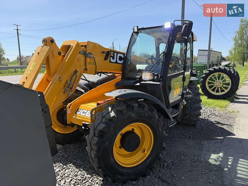 JCB 541-70 2010