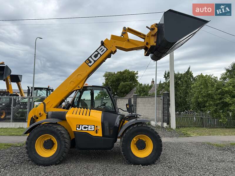 JCB 541-70 2013