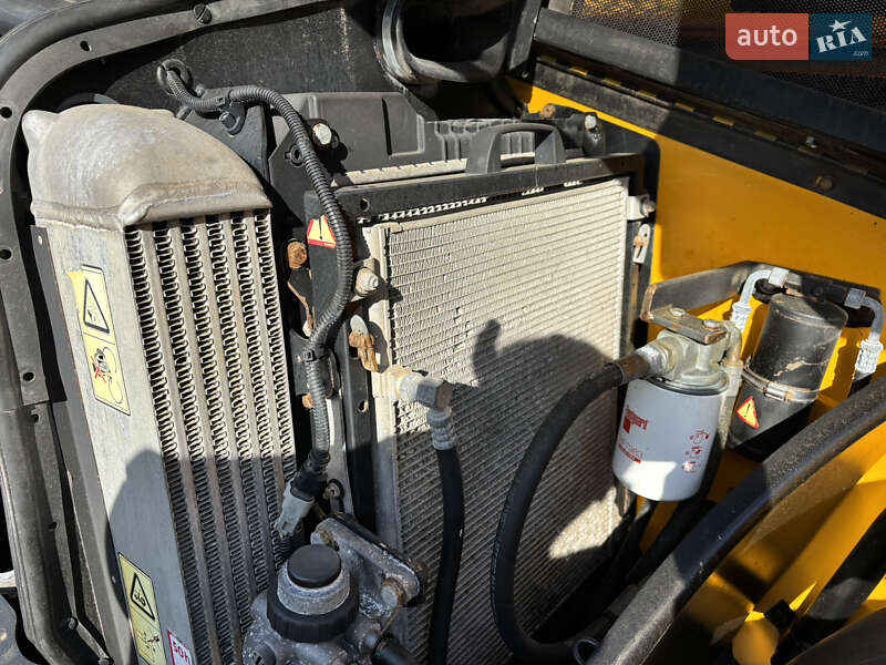 Телескопический погрузчик JCB 541-70 2009 в Львове