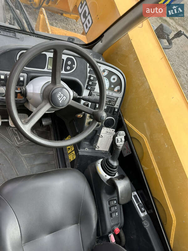Телескопический погрузчик JCB 541-70 2010 в Залещиках