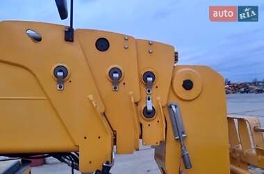 Телескопический погрузчик JCB 555-210R 2020 в 