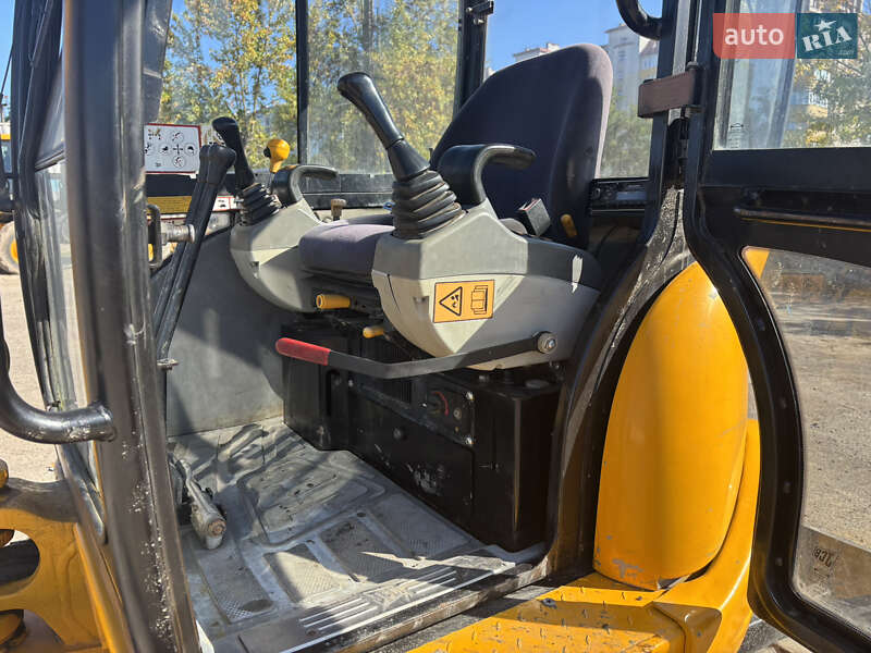 Миниэкскаватор JCB 8027 2005 в Львове