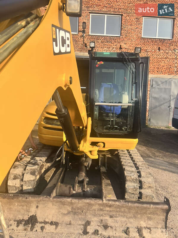 Экскаватор погрузчик JCB 8085 2005 в Львове