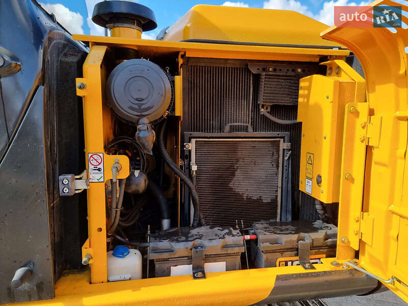 Гусеничный экскаватор JCB JS 130 2016 в Одессе