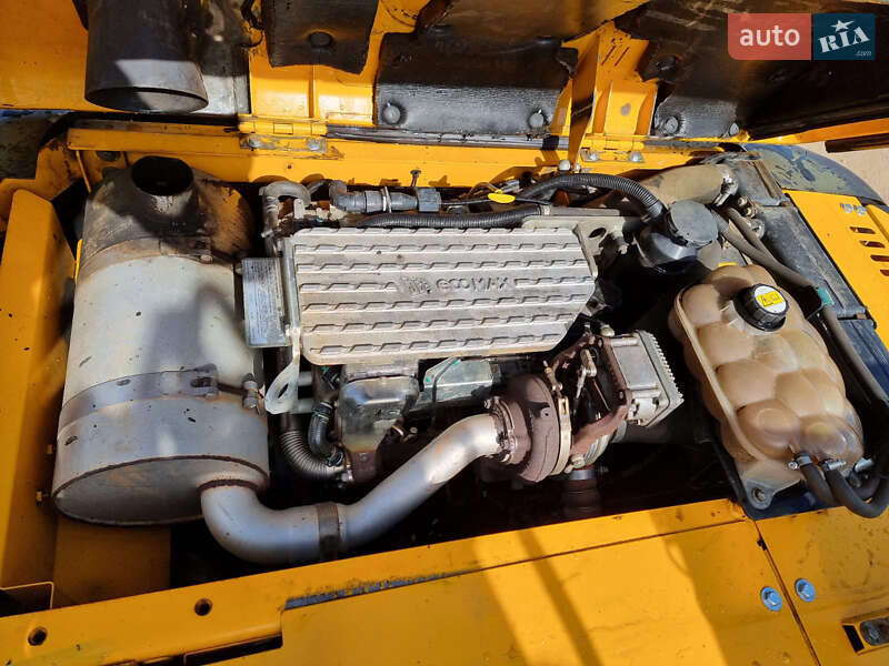 Гусеничный экскаватор JCB JS 130 2016 в Одессе