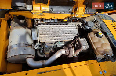 Гусеничный экскаватор JCB JS 130 2016 в 