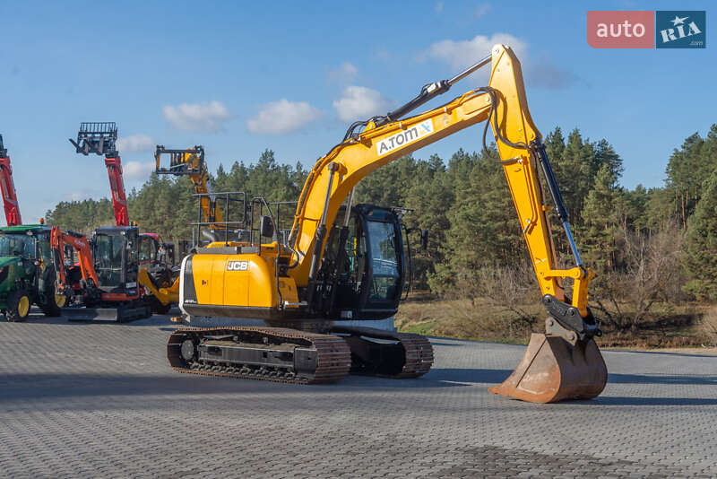 Гусеничний екскаватор JCB JS 130 2017 в 