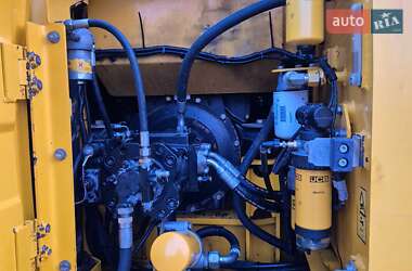 Гусеничный экскаватор JCB JS 130 2014 в 