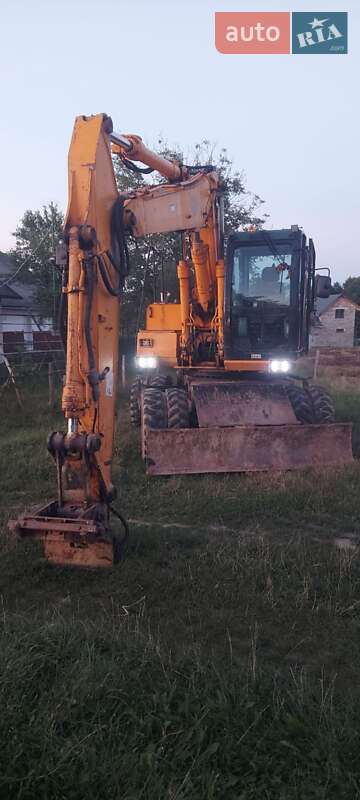 JCB JS 130