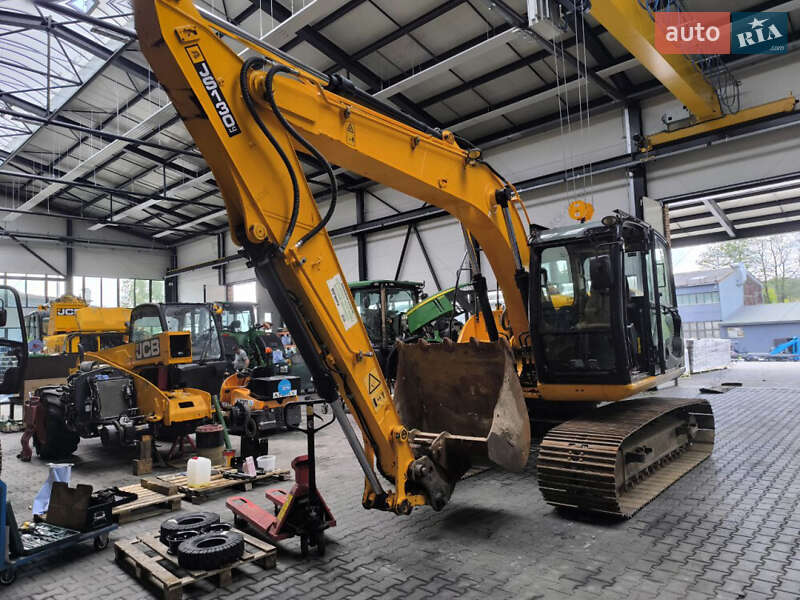 JCB JS 130 2014