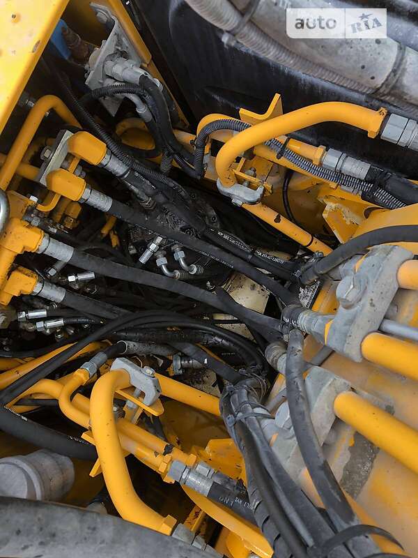 Колісний екскаватор JCB JS 145 2011 в Калуші