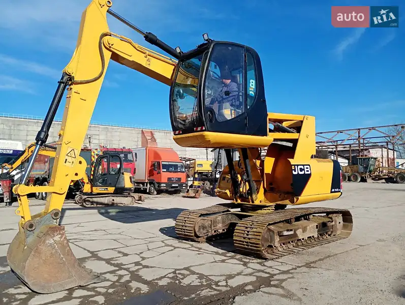 Гусеничный экскаватор JCB JS 145 2010 в 