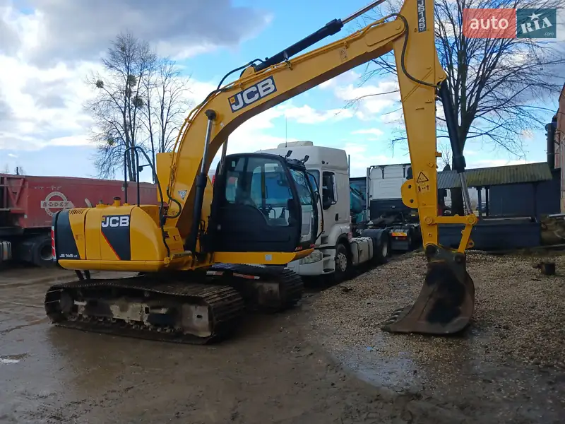 Гусеничный экскаватор JCB JS 145 2010 в 