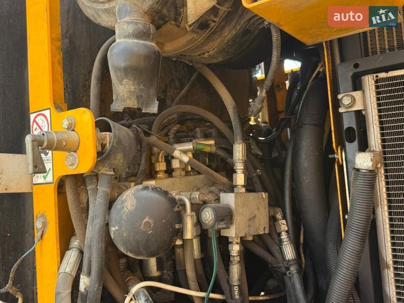 Колісний екскаватор JCB JS 145 2013 в Львові