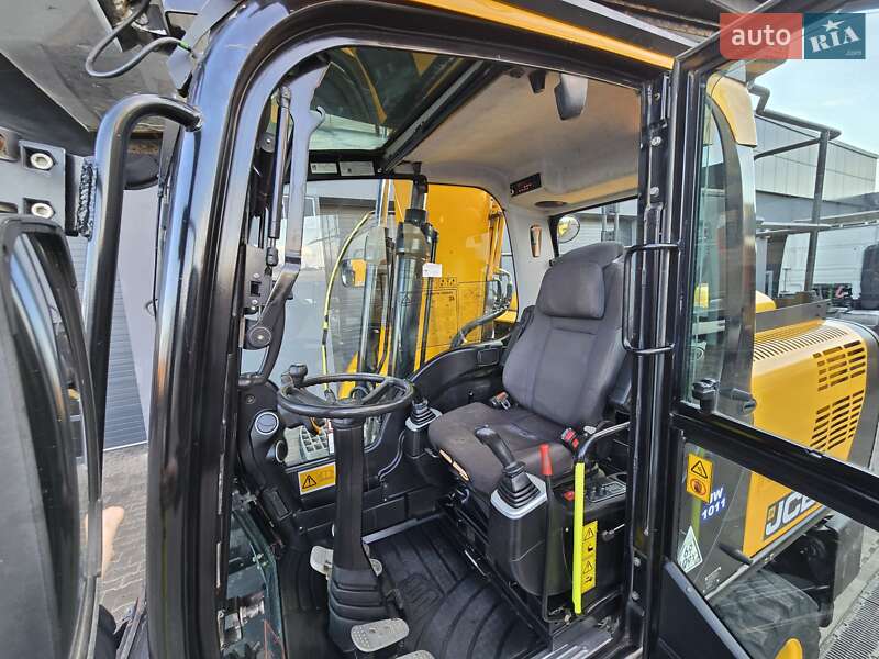 Колісний екскаватор JCB JS 160 2017 в Рівному