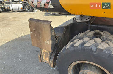 Колесный экскаватор JCB JS 160 2012 в 