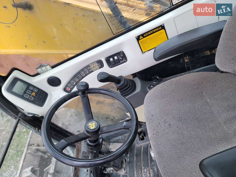 Колесный экскаватор JCB JS 175 2002 в Виннице