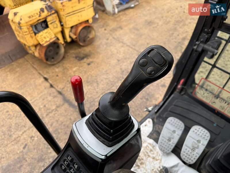 Колесный экскаватор JCB JS 175 2016 в Киеве