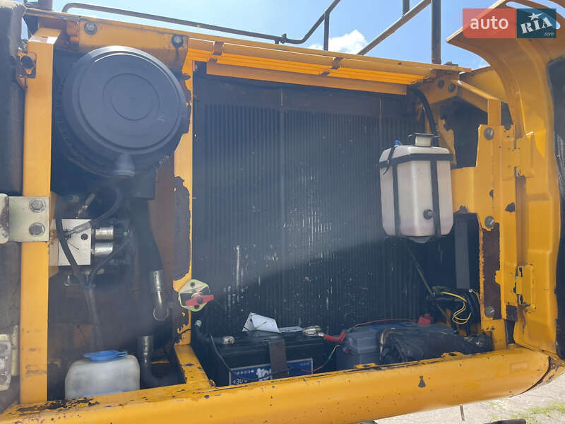 Колесный экскаватор JCB JS 175 2012 в Чернигове