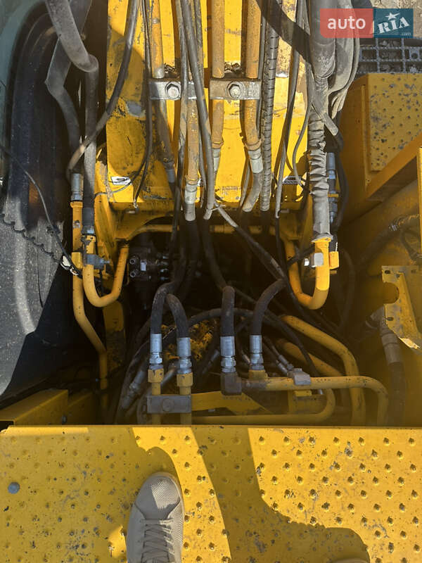 Колесный экскаватор JCB JS 175 2008 в Киеве