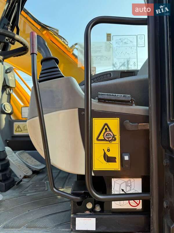 Колесный экскаватор JCB JS 175 2007 в Черновцах