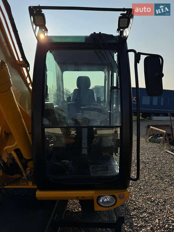 Колесный экскаватор JCB JS 175 2007 в Черновцах