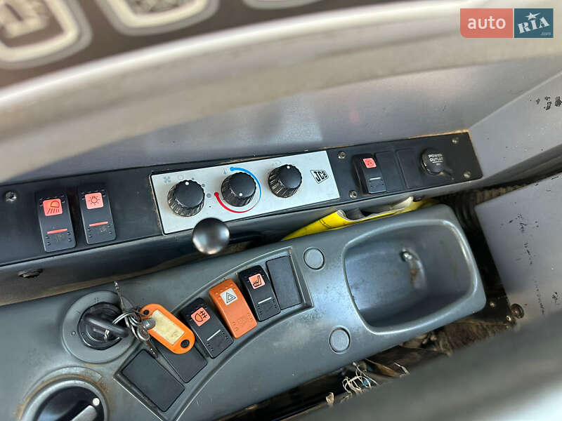 Колесный экскаватор JCB JS 175 2008 в Киеве