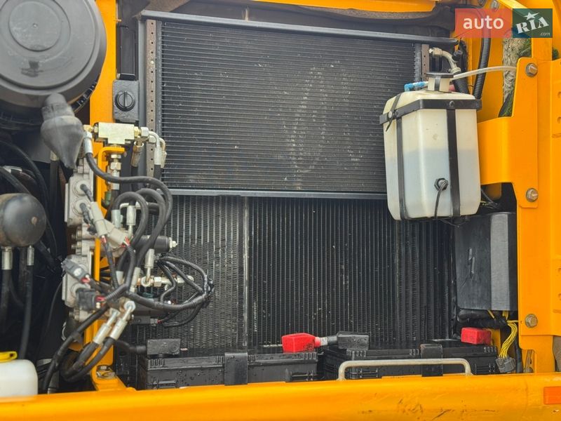 Колесный экскаватор JCB JS 175 2011 в Львове