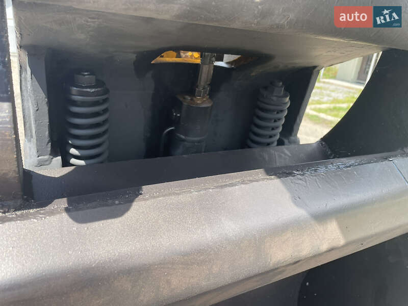 Колесный экскаватор JCB JS 200 2012 в Кременчуге