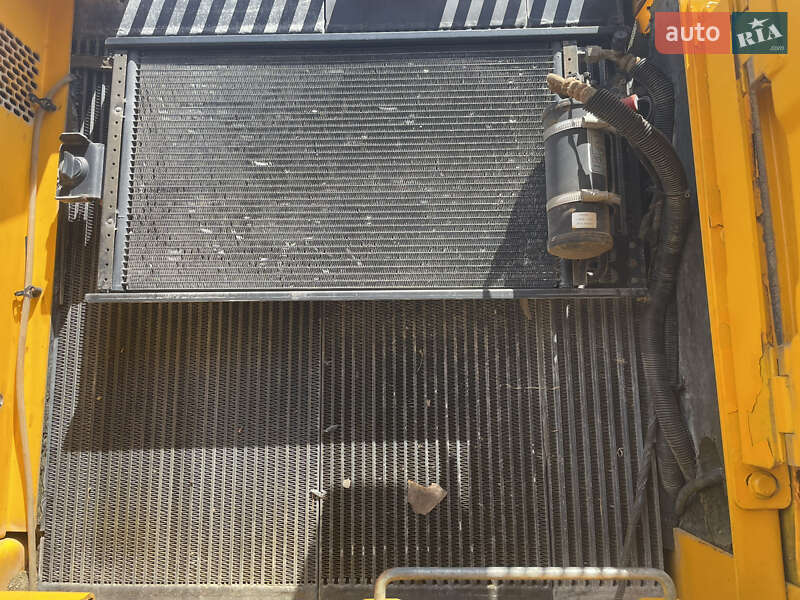 Колесный экскаватор JCB JS 200 2012 в Кременчуге