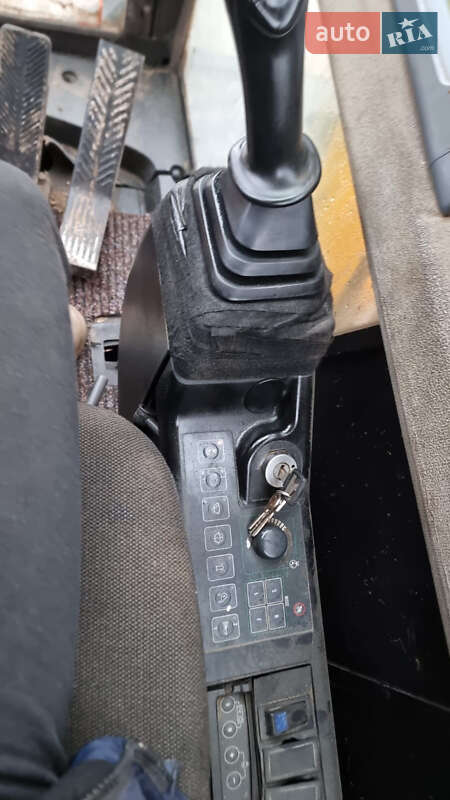 Колесный экскаватор JCB JS 200 2005 в Беляевке