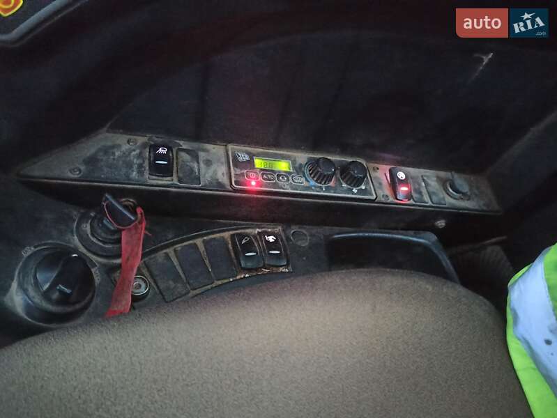 Гусеничний екскаватор JCB JS 200 2012 в Рокосове