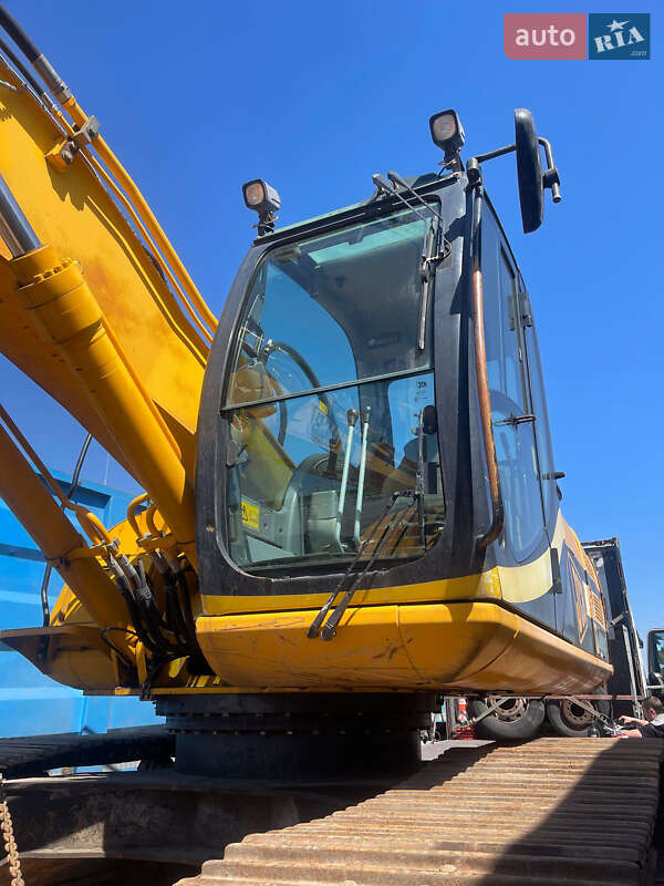 Гусеничний екскаватор JCB JS 200 2007 в Львові фото 3 Гусеничний екскаватор JCB JS 200 2007 в Львові
