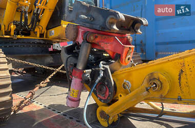 Гусеничный экскаватор JCB JS 200 2007 в 