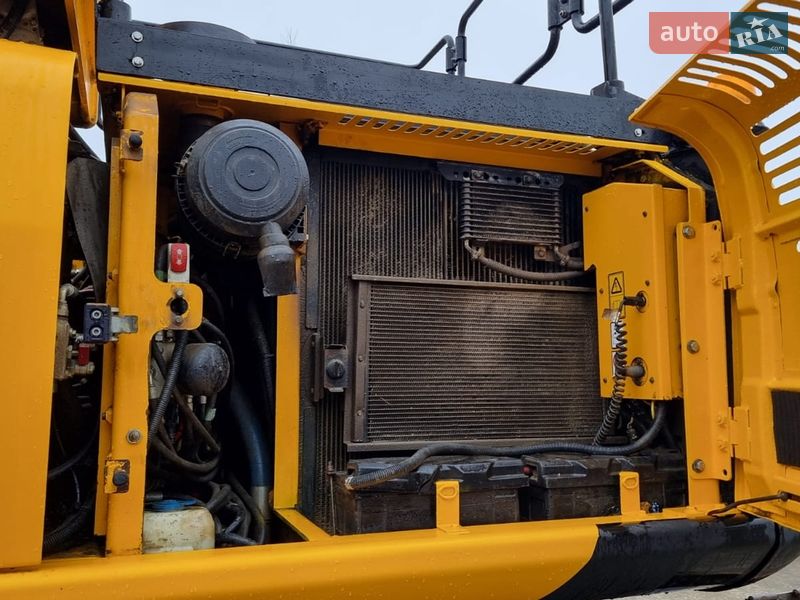 Экскаватор погрузчик JCB JS 200 2019 в Одессе