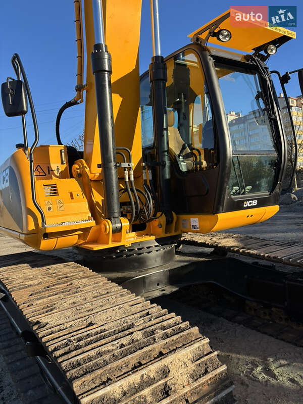 Гусеничный экскаватор JCB JS 210 2012 в Львове