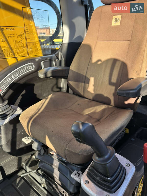 Гусеничный экскаватор JCB JS 210 2012 в Львове