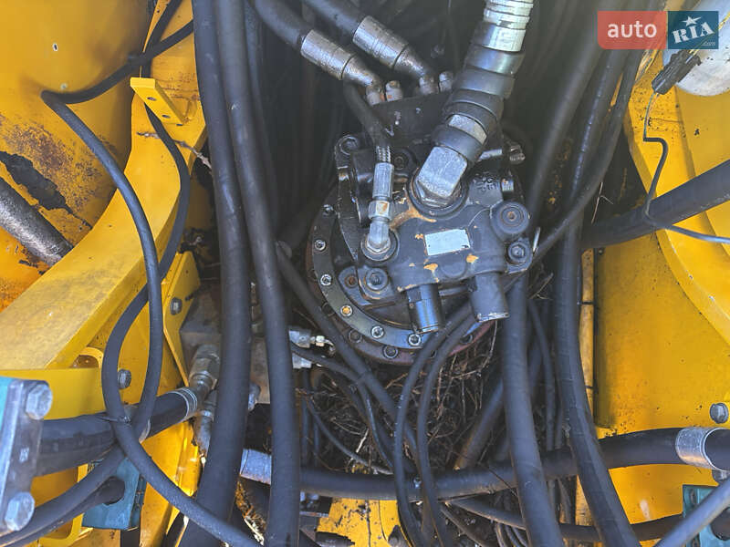 Гусеничный экскаватор JCB JS 210 2012 в Львове