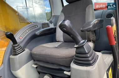 Экскаватор погрузчик JCB JS 220 2006 в 