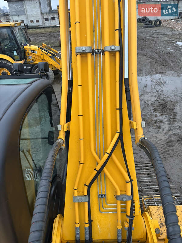Гусеничный экскаватор JCB JS 220 2012 в Львове