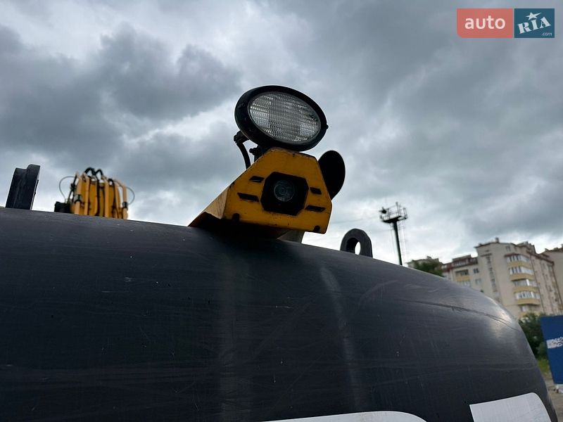 Гусеничний екскаватор JCB JS 220 2014 в Львові