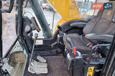 Гусеничний екскаватор JCB JS 220LC 2016 в 