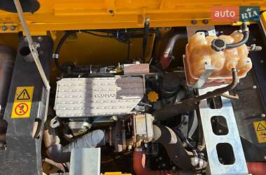 Гусеничный экскаватор JCB JS 220LC 2020 в 