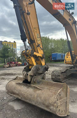 Гусеничный экскаватор JCB JS 220LC 2013 в 