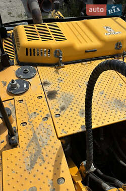 Гусеничный экскаватор JCB JS 220LC 2014 в 