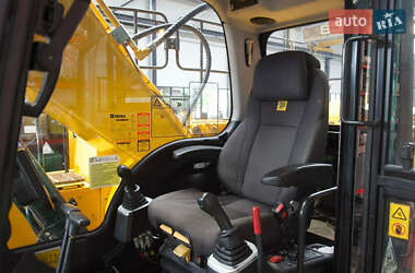 Гусеничний екскаватор JCB JS 220LC 2017 в 