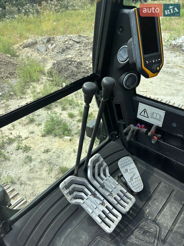 Гусеничный экскаватор JCB JS 220LC 2014 в Львове