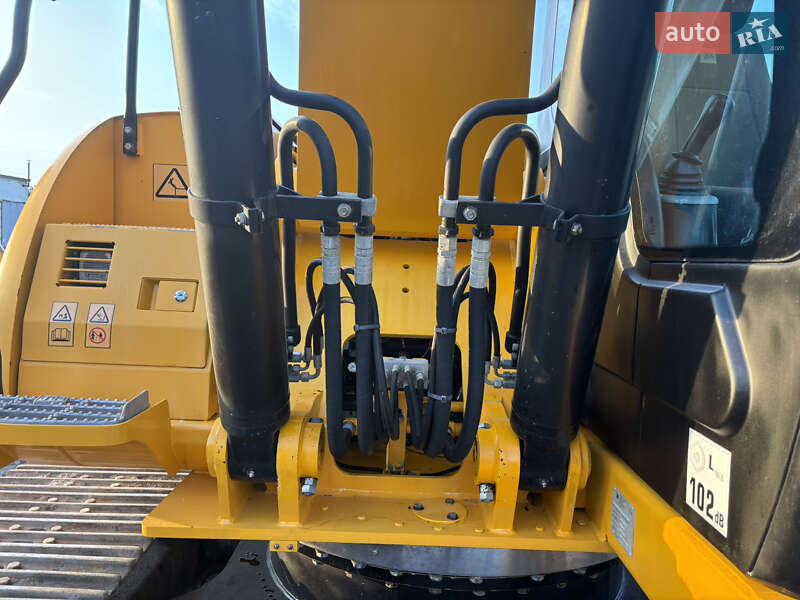 Гусеничный экскаватор JCB JS 220LC 2012 в Львове